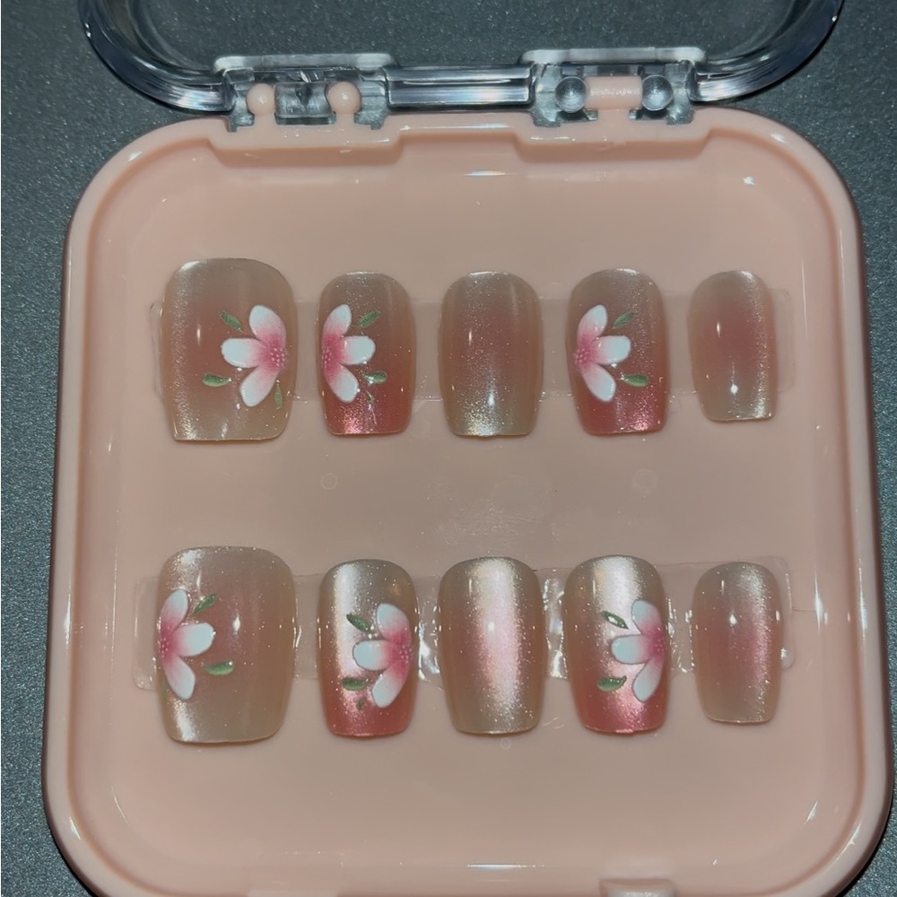 10 PC Pink Cateye Hand Crafted Nails NWT *CLEARANCE*